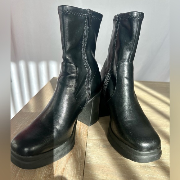 STEVE MADDEN Klayton Black Booties - Size 7.5 - Picture 6 of 10